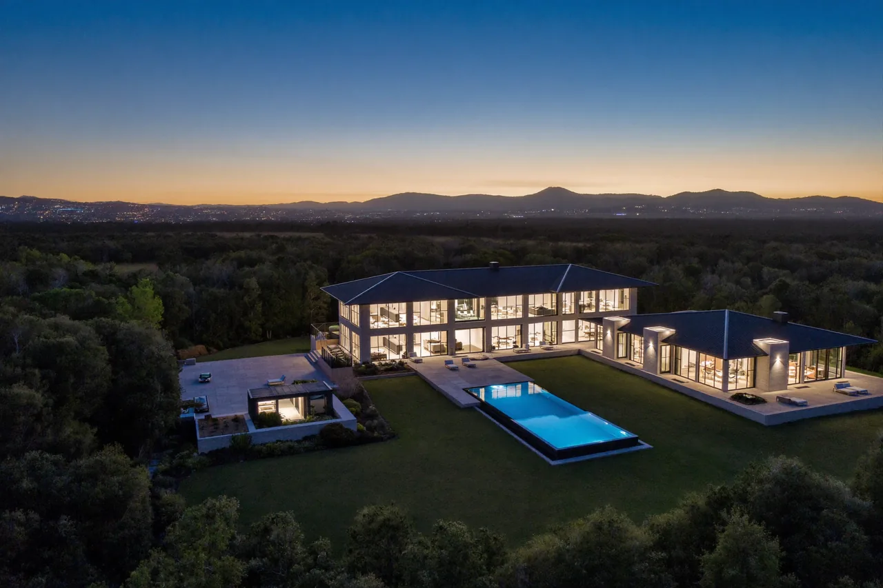What Does Drone Photography Show That Regular Photos Can't?